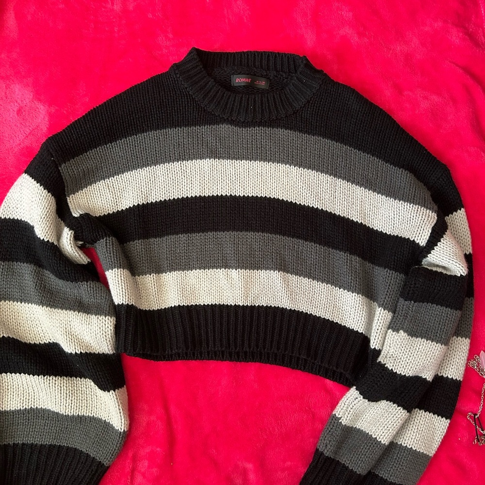 Forever 21 Black and Gray Striped Sweater